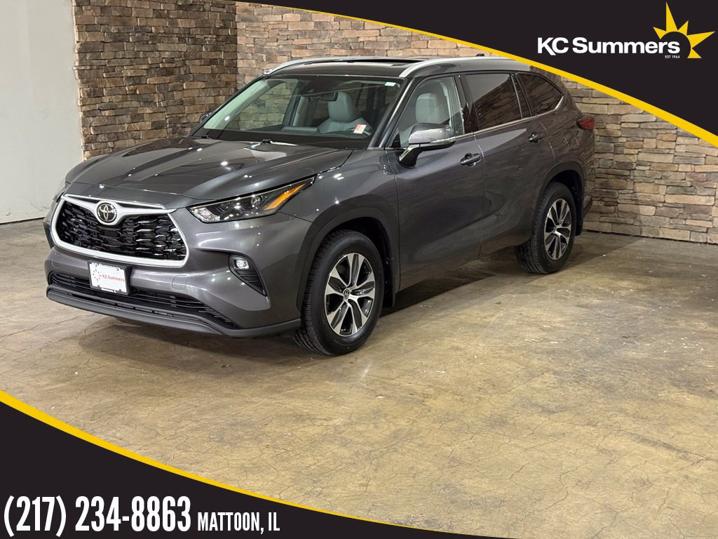 Used 2022 Toyota Highlander XLE AWD/4WD image 1