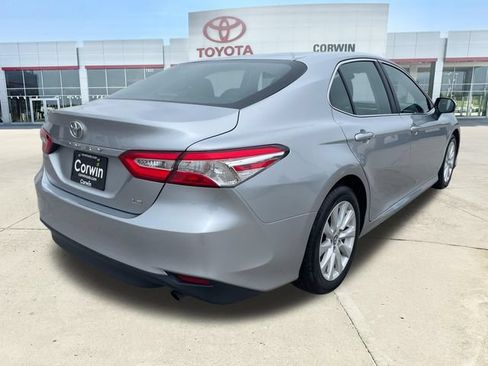 Used 2018 Toyota Camry LE FWD image 7