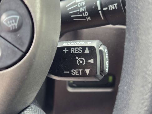 Used 2005 Toyota Prius FWD image 26