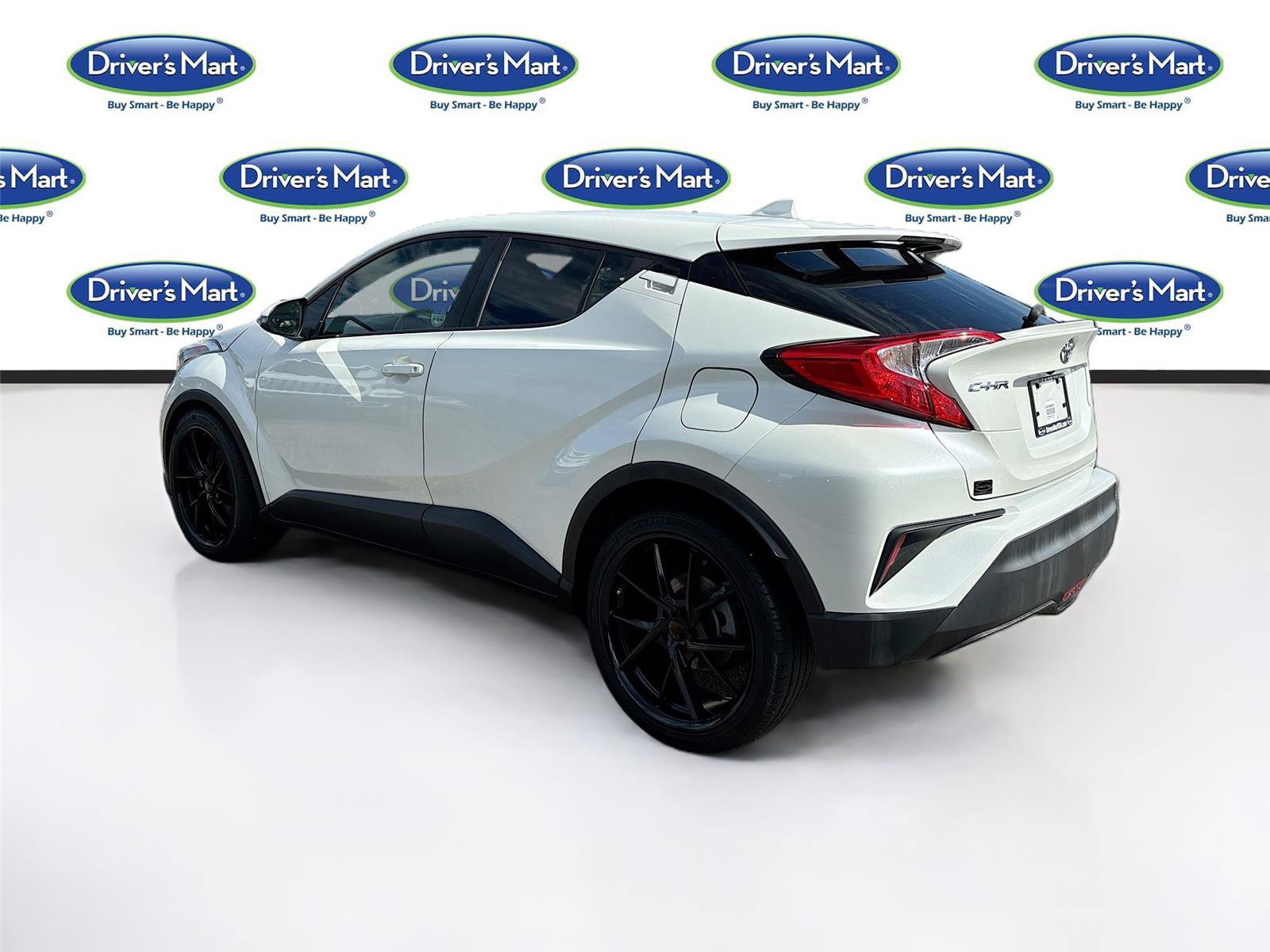 Used 2018 Toyota C-HR XLE FWD image 5