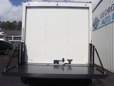 Used 2024 Ford E-350 and Econoline 350 Super Duty w/ Driver's Safety Package image 26