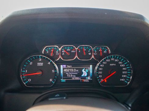 Used 2018 Chevrolet Tahoe LT w/ LT Signature Package image 27