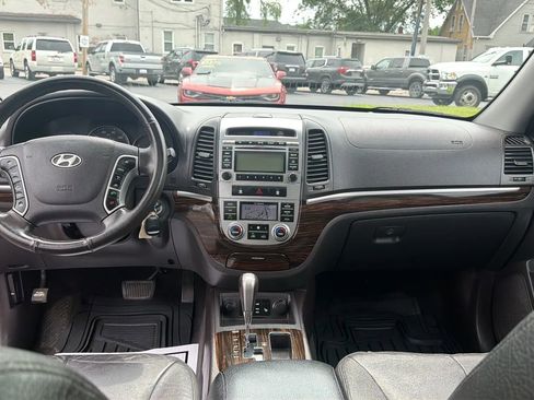 Used 2010 Hyundai Santa Fe Limited FWD image 12