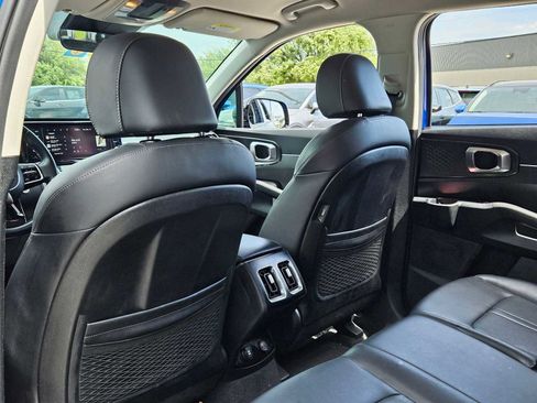 Used 2023 Kia Sorento S image 17