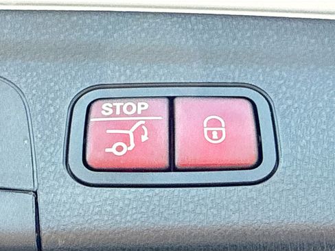 Used 2024 Mercedes-Benz GLE 350 4MATIC w/ Winter Package image 12