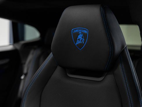 Used 2021 Lamborghini Urus image 28