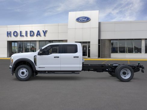 New 2026 Ford F550 4x4 Crew Cab image 4