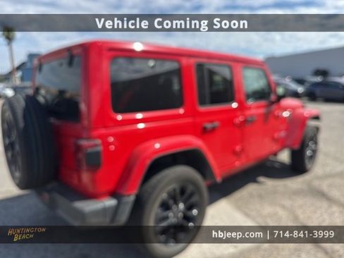 Used 2024 Jeep Wrangler Unlimited Sahara image 4