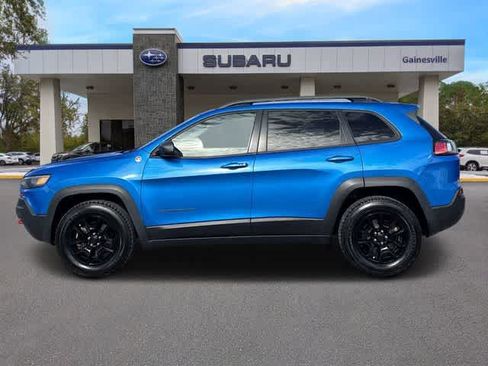 Used 2019 Jeep Cherokee Trailhawk AWD/4WD image 3