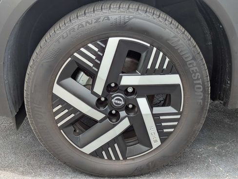 Used 2025 Nissan Kicks SV w/ Charging Package FWD image 32