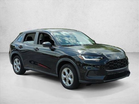 Used 2023 Honda HR-V LX image 3