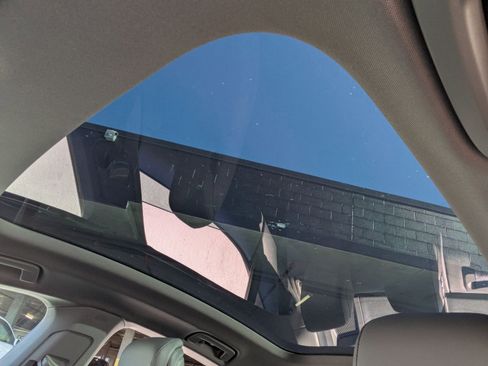 New 2025 Porsche Taycan image 22