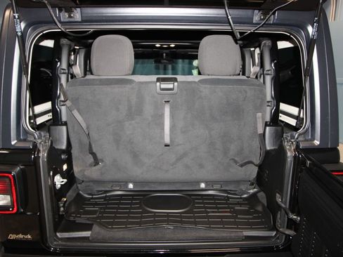 Used 2021 Jeep Wrangler Sport S image 34