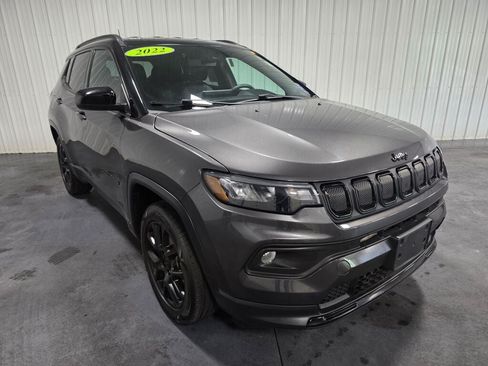 Used 2022 Jeep Compass Latitude AWD/4WD image 2