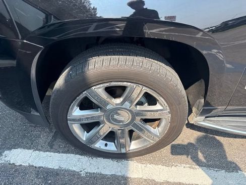 Used 2015 Cadillac Escalade ESV Luxury AWD/4WD image 8