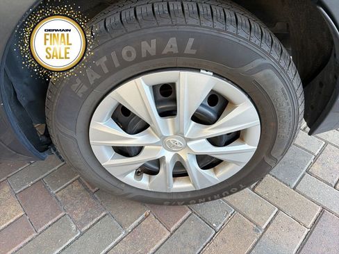 Used 2015 Toyota Corolla L image 8