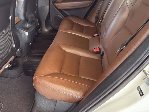 Used 2018 Volvo XC60 T5 Momentum w/ Vision Package image 35