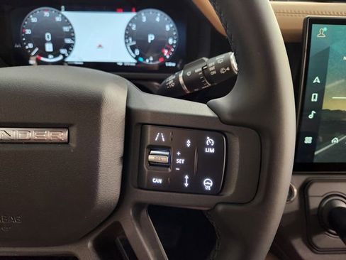 New 2026 Land Rover Defender 110 X-Dynamic SE image 28