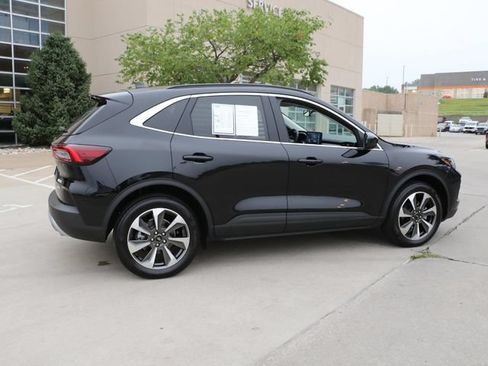 Used 2023 Ford Escape Platinum AWD/4WD image 7