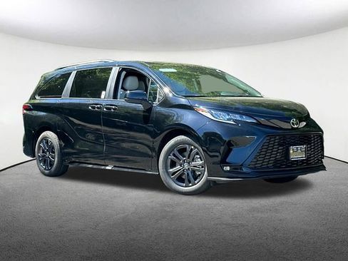 New 2026 Toyota Sienna XSE AWD/4WD image 2