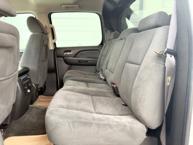 Used 2007 Chevrolet Avalanche LT AWD/4WD image 10