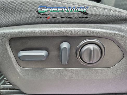 Used 2022 Chevrolet Silverado 1500 Custom w/ Safety Confidence Package RWD image 14
