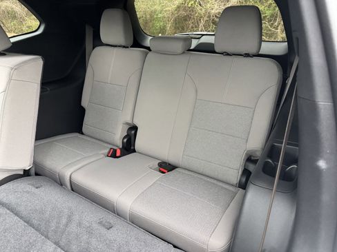 New 2025 GMC Acadia Elevation image 19