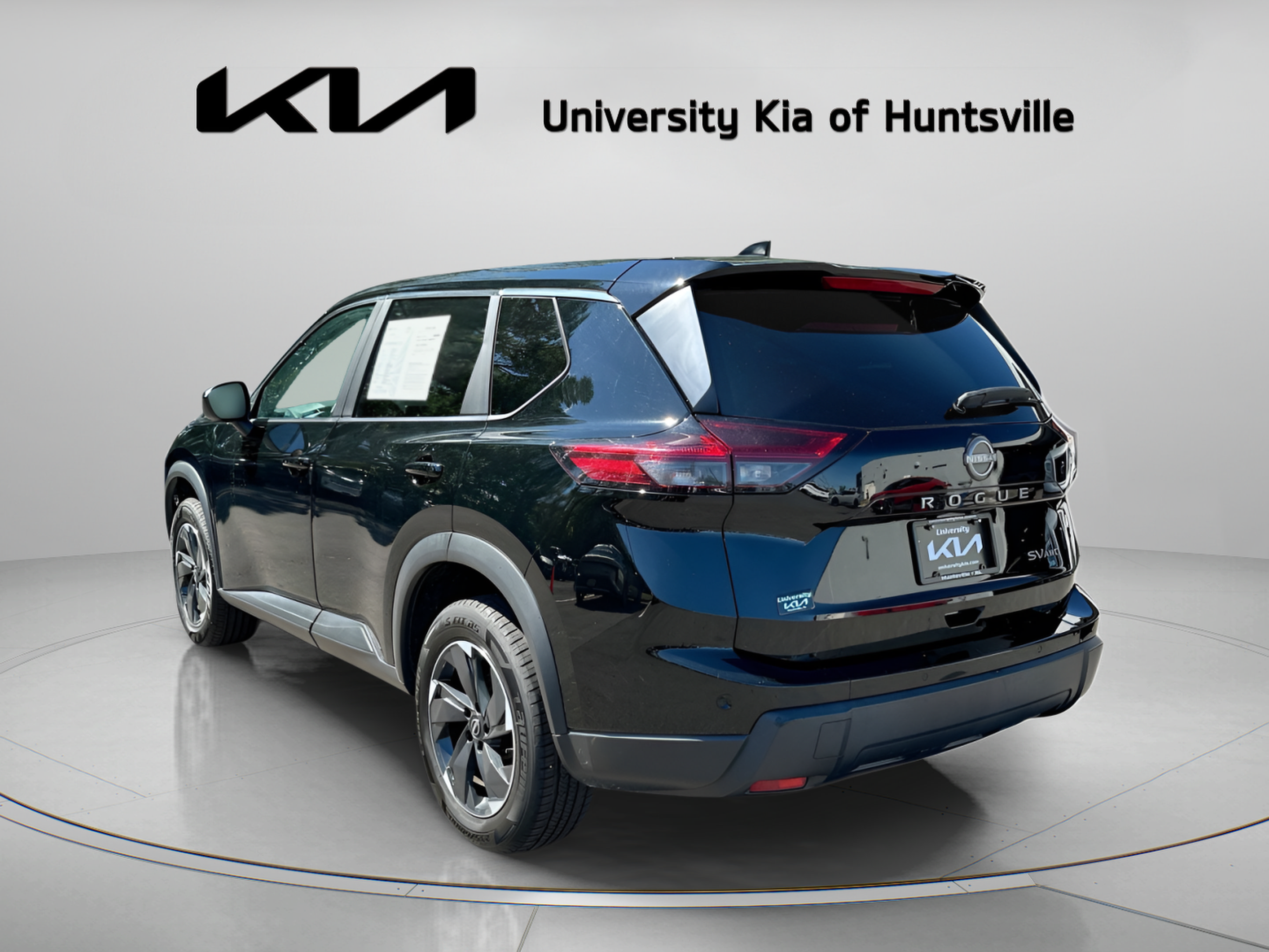 Used 2024 Nissan Rogue SV AWD/4WD image 6