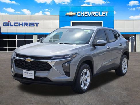 New 2026 Chevrolet Trax LS w/ LS Convenience Package FWD image 4