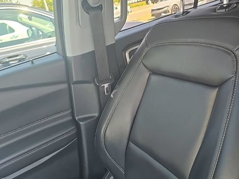 Used 2022 Ford Explorer XLT w/ Equipment Group 202A AWD/4WD image 11
