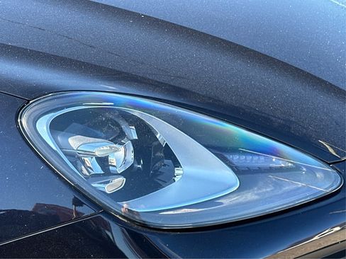 Used 2020 Porsche Cayenne image 29