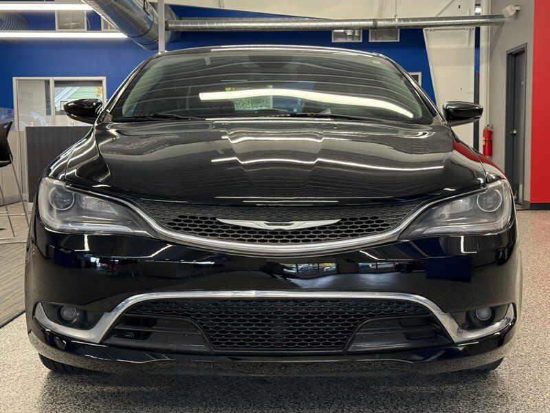 Used 2015 Chrysler 200 C FWD image 3