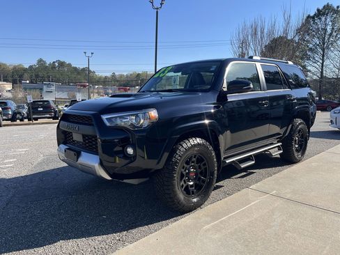 Used 2023 Toyota 4Runner TRD Off-Road Premium w/ Moonroof Package image 4