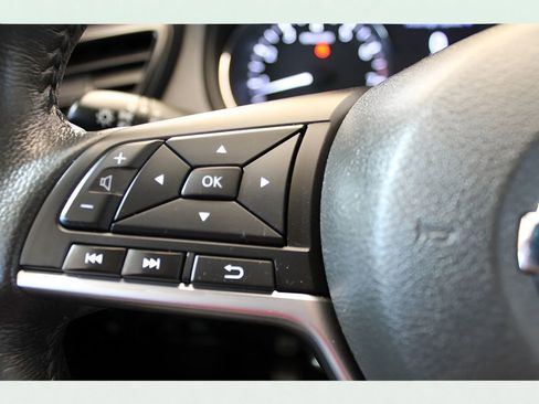 Used 2018 Nissan Rogue SL image 23
