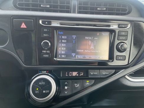 Used 2016 Toyota Prius C Two image 16