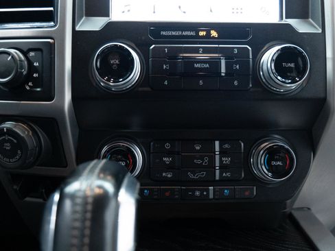 Used 2019 Ford F150 Platinum w/ Technology Package image 35