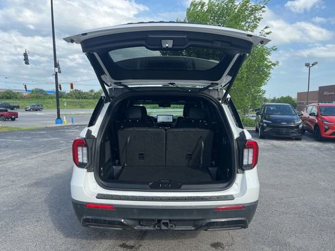 Used 2025 Ford Explorer ST-Line w/ Premium Package AWD/4WD image 12