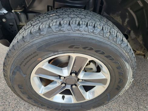 Used 2022 Jeep Wrangler Unlimited Sahara w/ Cold Weather Group image 17