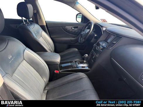 Used 2013 INFINITI FX37 AWD w/ Premium Pkg image 17