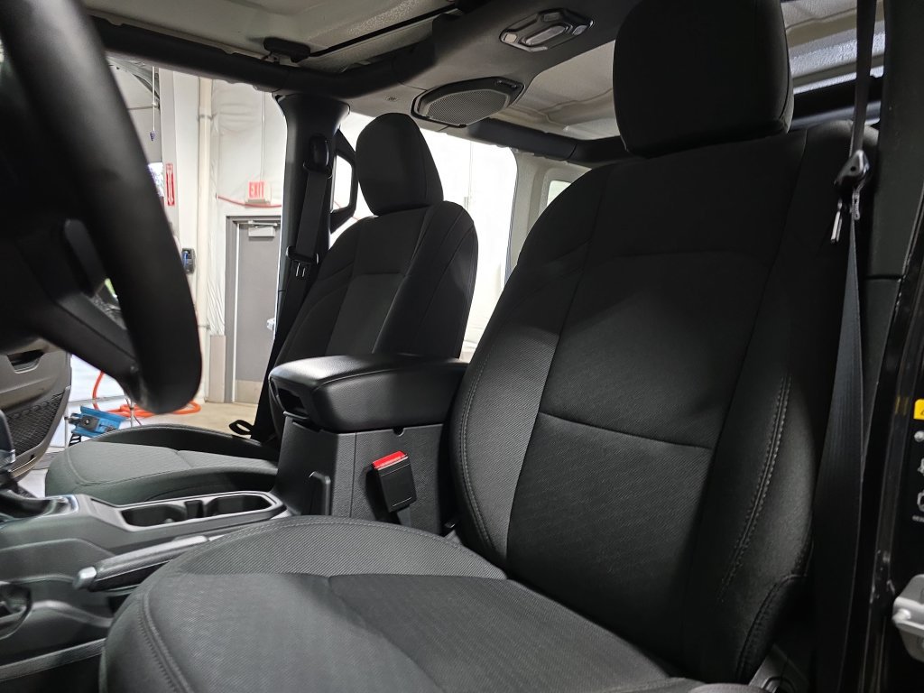 Used 2023 Jeep Wrangler Unlimited Sport AWD/4WD image 15
