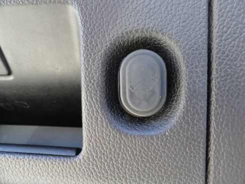 Used 2018 GMC Yukon Denali image 33