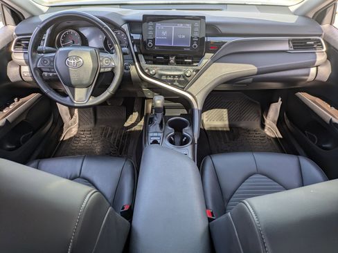 Used 2023 Toyota Camry SE w/ Cold Weather Package image 17