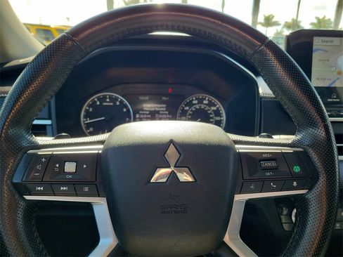 Used 2024 Mitsubishi Outlander SE Black Edition image 26