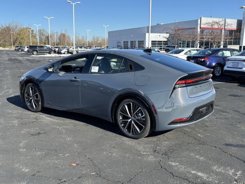 New 2026 Toyota Prius XLE image 4