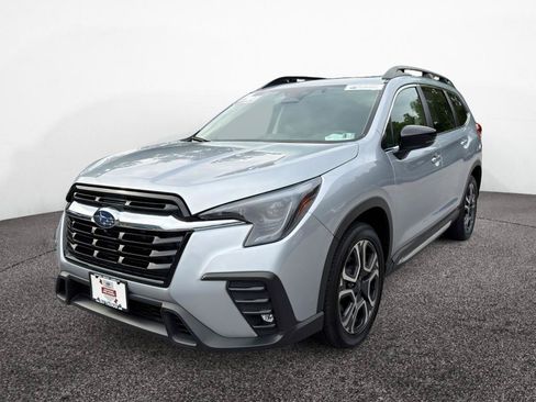 Used 2024 Subaru Ascent Limited w/ Technology Package AWD/4WD image 3