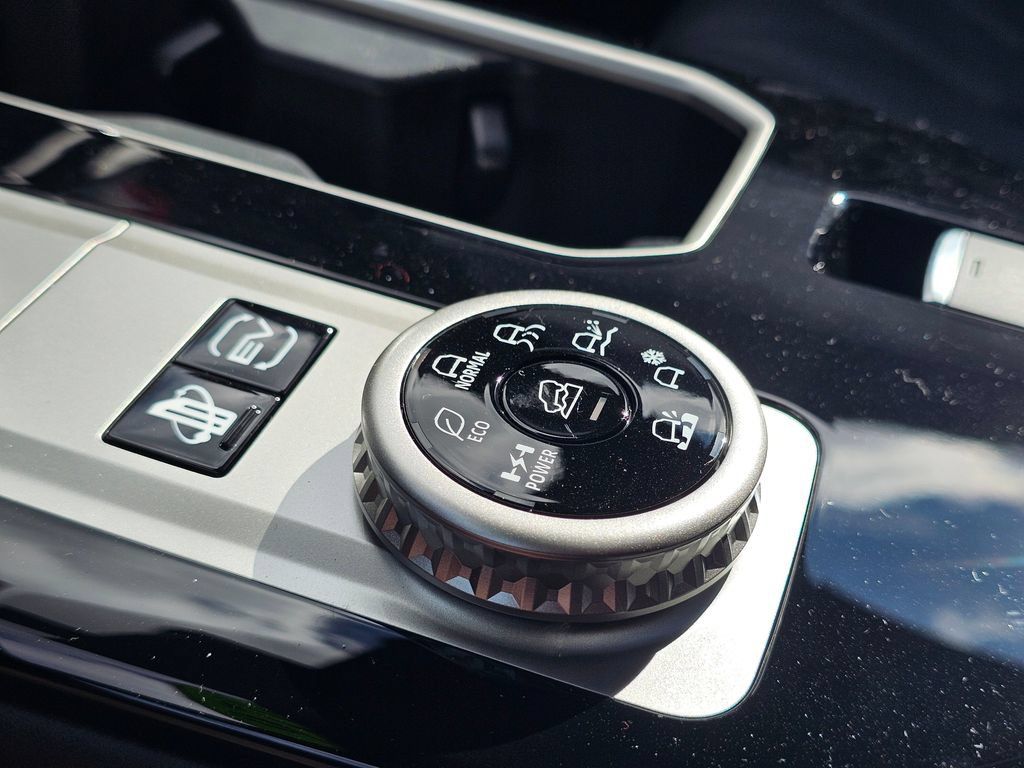 New 2026 Mitsubishi Outlander 4WD Plug-In Hybrid image 30