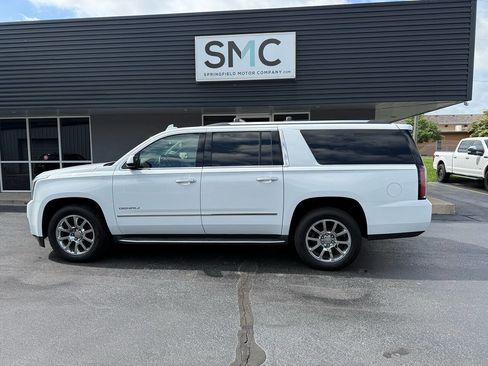 Used 2016 GMC Yukon XL Denali w/ Open Road Package AWD/4WD image 10