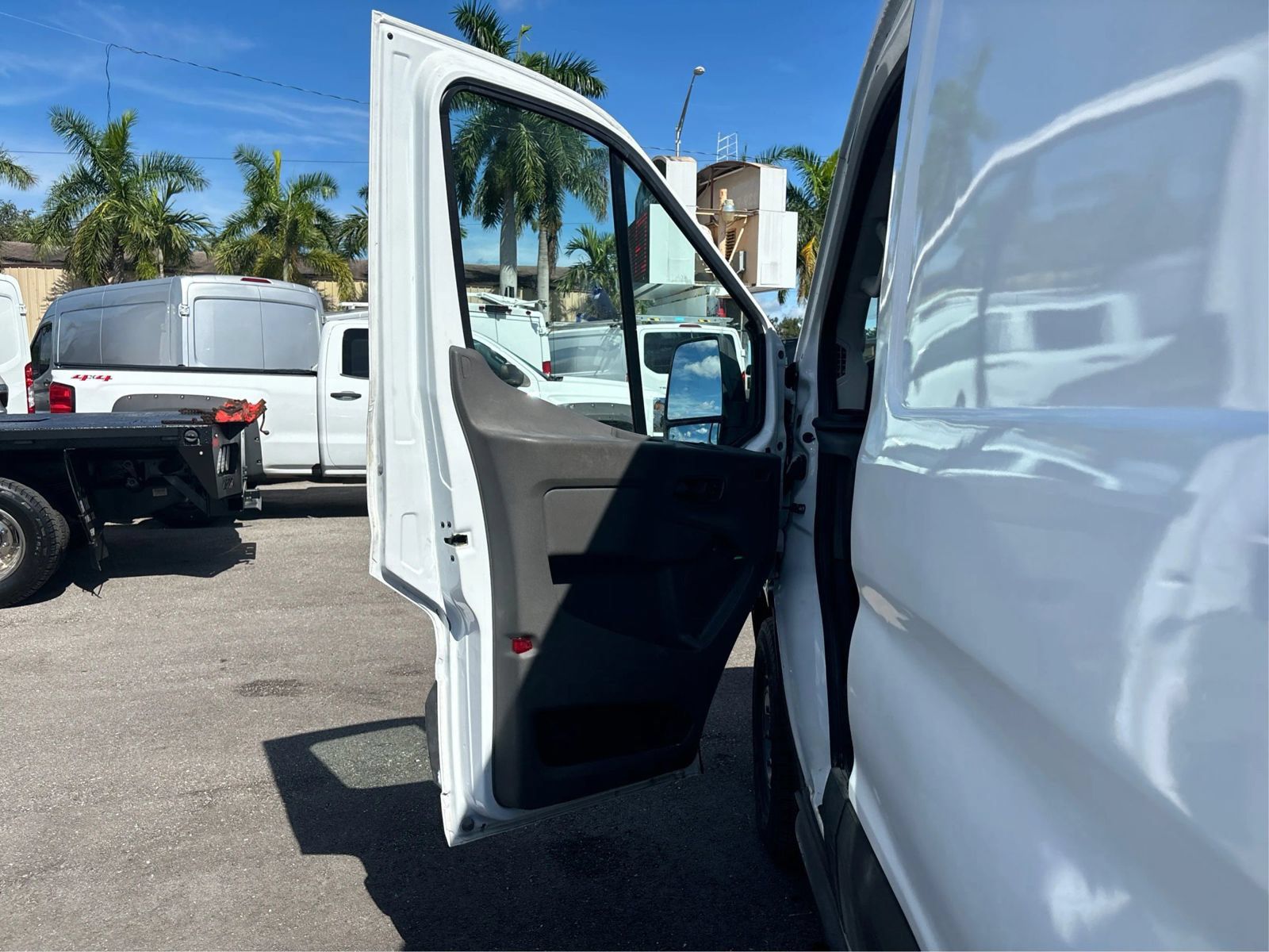 Used 2021 Ford Transit 250 Medium Roof RWD image 17