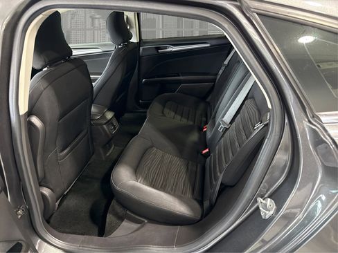 Used 2016 Ford Fusion SE image 10