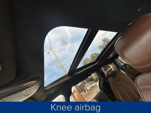 Used 2020 Chrysler Pacifica Limited image 35